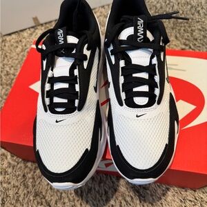 Nike Air Max Bolt Black and White womens 7